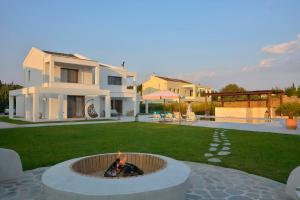 Sunlight Eros Villa