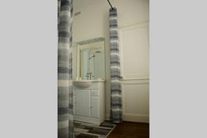 Maisons de vacances Au pied du chateau : photos des chambres