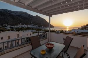 Litsa Rooms Sifnos Greece