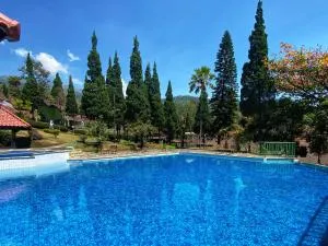 Grand Whiz Hotel Bromo - 布罗莫