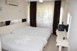 Triple Room with Balcony room in Yıldızhan Hotel