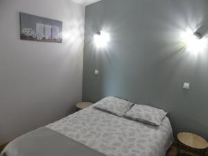 Appartements charmant studio 35m² au calme proche du circuit : photos des chambres