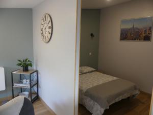 Appartements charmant studio 35m² au calme proche du circuit : photos des chambres