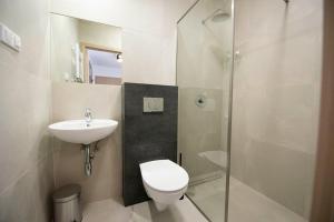 Single Room with Private Bathroom room in Hostel SMS