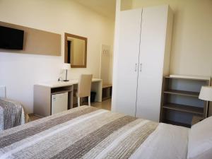 Economy Triple Room room in Hotel Jonio