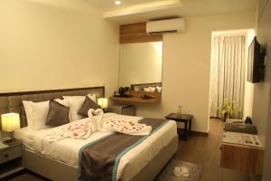 PARK IRIS HOTELS, MG Road