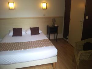 Hotels Hotel Du Midi : photos des chambres