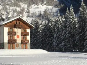 Lo Scoiattolo Hotel - Castel