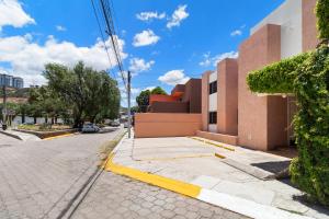 Suite Ubicadísima Zona Residencial Los Arcos 3 Recámaras 102 Cortijo