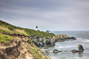 Luxurious Newport Estate with Spa and Lighthouse Views
