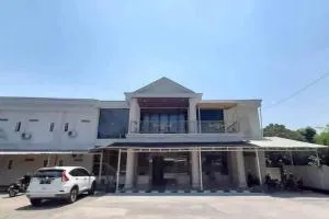 Pakansari Guest Inn Mitra RedDoorz - Babakan Tjikeas