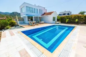 Villa Med. Coast Deluxe - Magounda