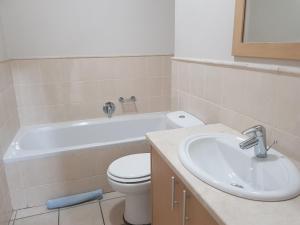 Point Village Accommodation - Santos 18