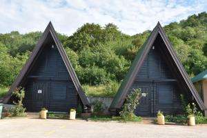 OSTROG Aparthotel KOLIBA-VLASTNIŠTVO MANASTIRA OSTROG