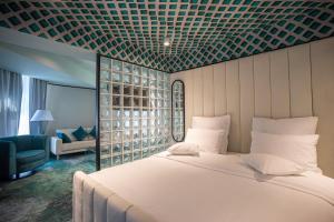 Epoca Central Boutique