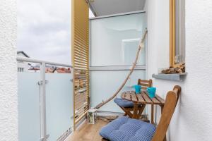 Marine Apartment 9B by Renters