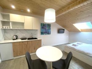 Центр Львова вулиця Лесі Українки 19