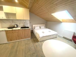 Центр Львова вулиця Лесі Українки 19