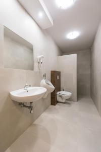 Hostel SMS FREE PARKING