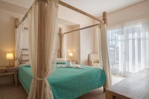 Alonissos Beach Bungalows And Suites Hotel Alonissos Greece