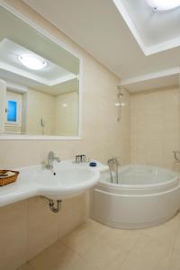 Alonissos Beach Bungalows And Suites Hotel Alonissos Greece