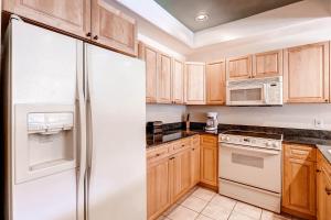 Corral at Breckenridge #103E - Private Hot Tub - Close to Town