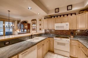 Corral at Breckenridge #102E - Access to Hot Tub - Close to Town