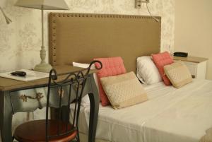 Hotels Logis Hotel Louise de Savoie : photos des chambres