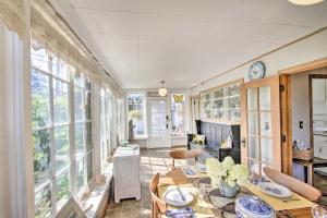 Gas Fire Pit, Views & Beach Access: Waterfront