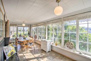 Gas Fire Pit, Views & Beach Access: Waterfront
