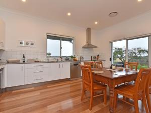 Kinloch Cottage renovated to new on Daisy Hill Vineyard