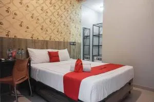 RedDoorz @ Bukit Dieng 2 - Mergan