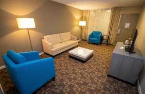 King Suite - Non-Smoking room in Holiday Inn Scranton East - Dunmore an IHG Hotel