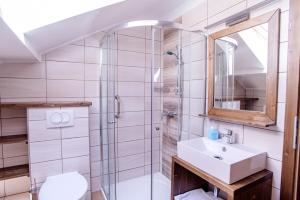 Három a Kislány Panzió