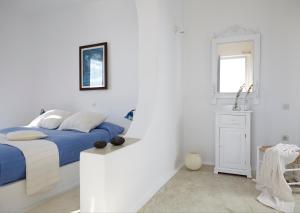 Altana Heritage Suites Santorini Greece