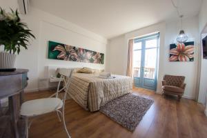 Luxury Studio with Balcony room in Operetta House