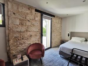 Hotels Hotel de la Couronne : photos des chambres