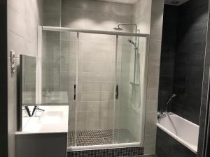 Appartements Ecrin Haut de Gamme possibilite jacuzzi Hamam : photos des chambres