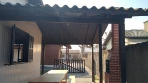 Casa bege Bal Arroio do Silva com internet