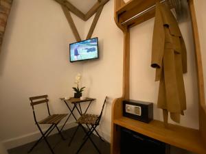 Royal Mile Balconies by the Castle