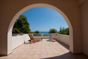 Alonissos Beach Bungalows And Suites Hotel Alonissos Greece