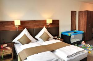 Superior Double or Twin Room room in Motel am Fürfelder Schloss