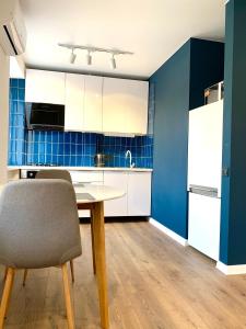 Navy city center apartment двокімнатні апартаменти в центрі міста