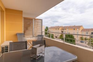 Appartements APPT DE CHARME AVEC GRAND BALCON PROCHE AVIGNON WiFI GRATUIT : photos des chambres