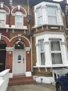 伦敦奥林巴斯酒店 - 依尔福