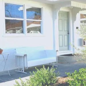 Carlin's Cottage Court - Middletown