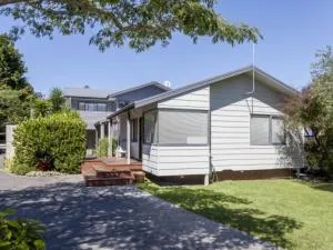 Hahei Beach House - 3 Bedroom - Hotwater Beach