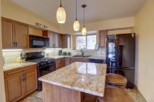 75 Corinthian 3Br 3Ba Spacious Layout, Private Garage