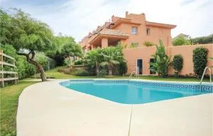 5 Bedroom Awesome Home In Marbella - 卡博皮诺
