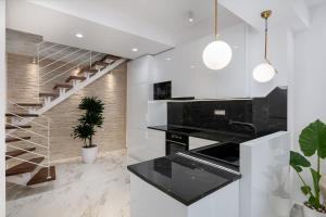 Castello Luxury Residence with Private Jacuzzi